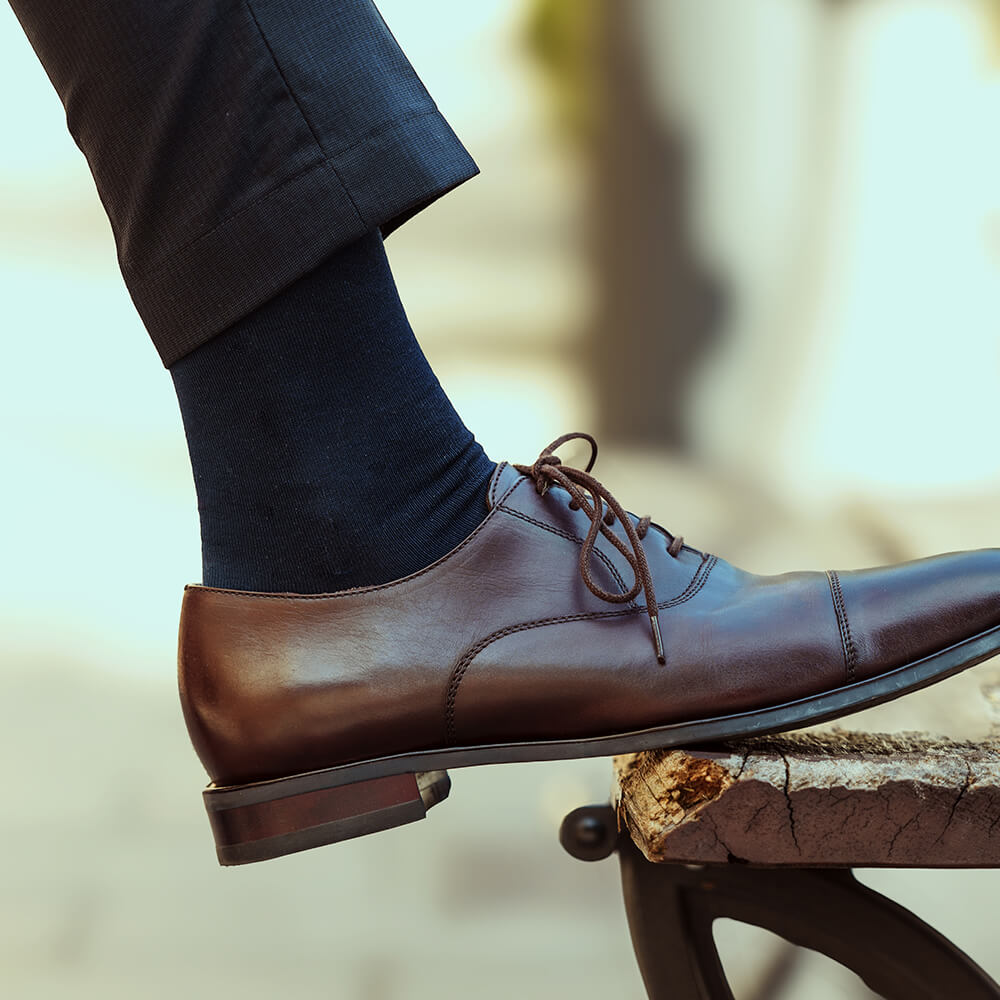 Che Scarpe Mettere Sotto Un Vestito Blu Scuro? Consigli Utili - Foto 2