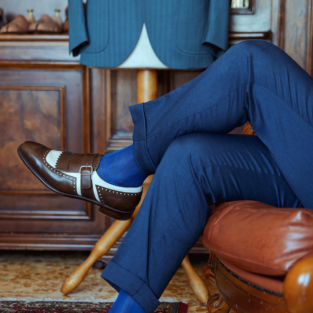 Che Scarpe Mettere Sotto Un Vestito Blu Scuro? Consigli Utili - Foto 6